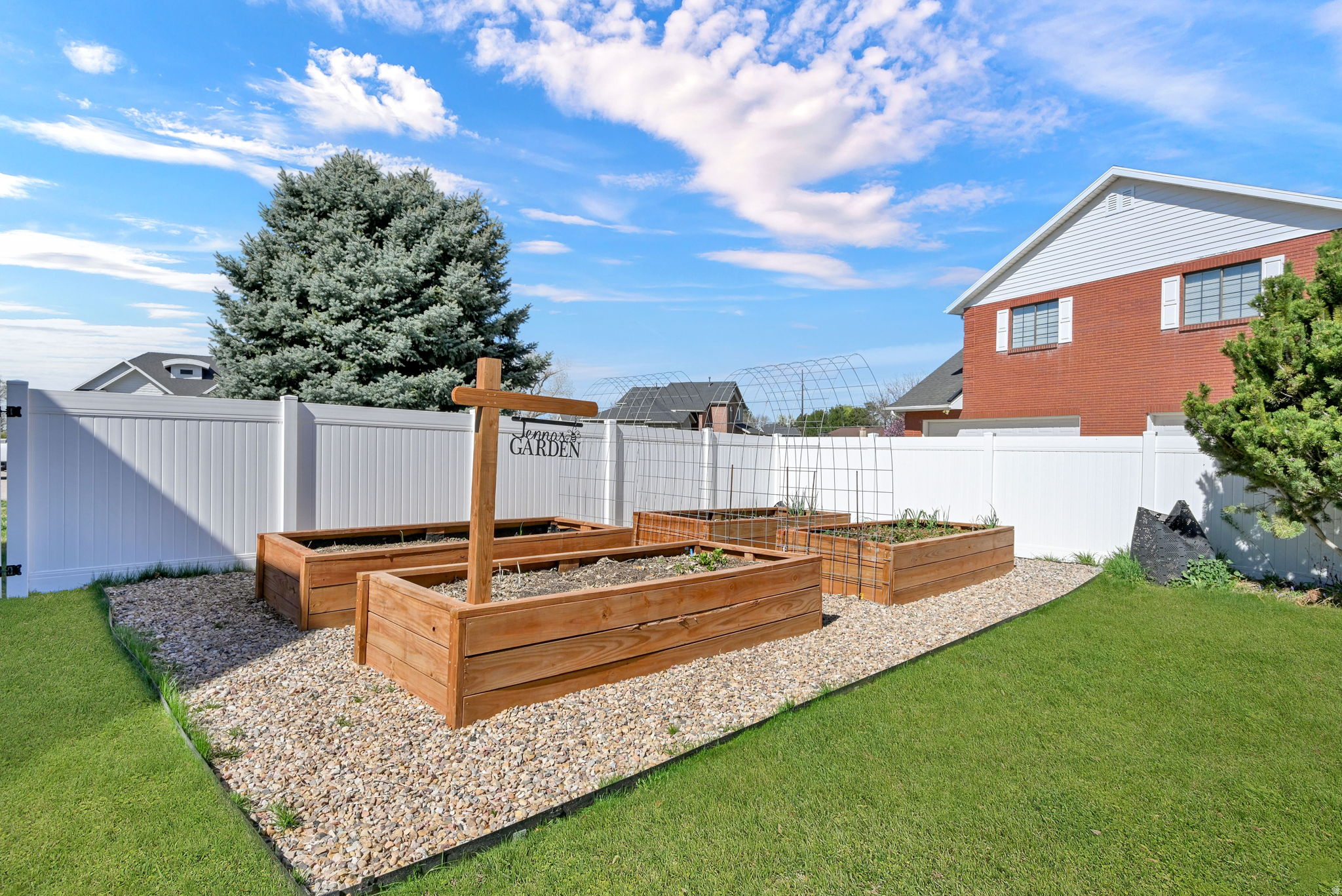 HIGHLANDS BLUFF - Residential