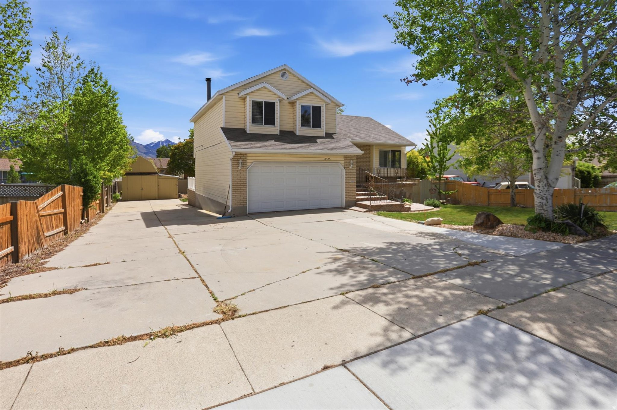 MEDALLION COVE - Residential