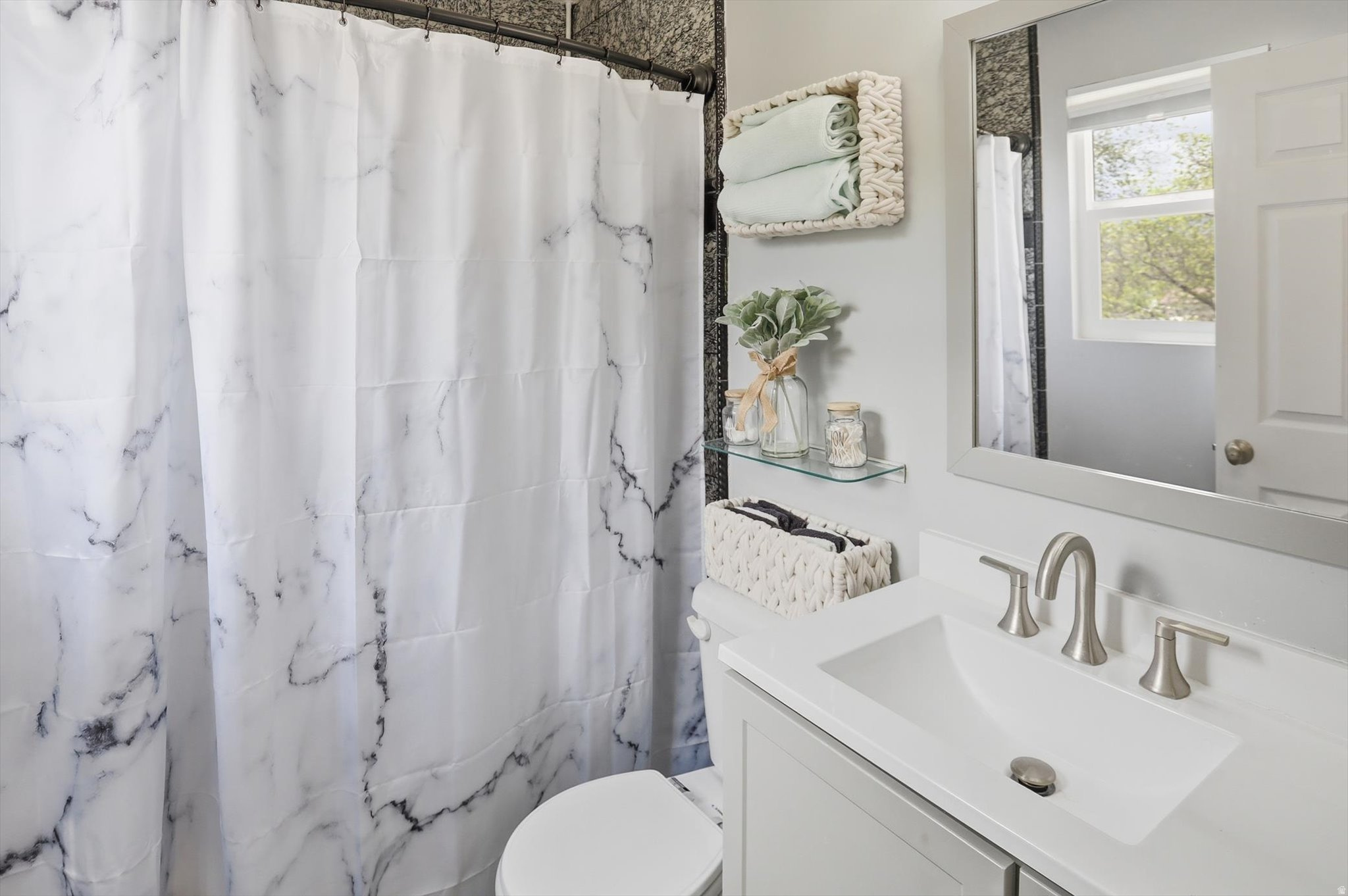 MEDALLION COVE - Residential