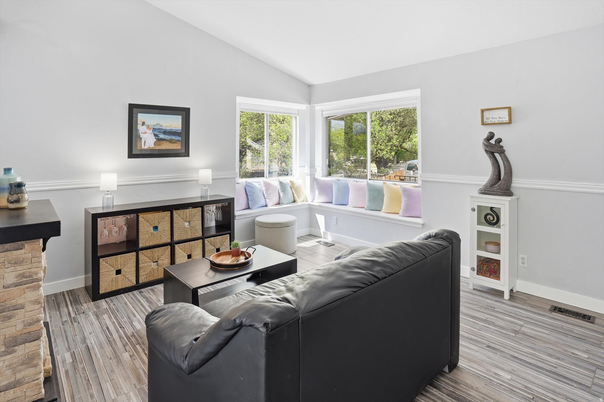 MEDALLION COVE - Residential