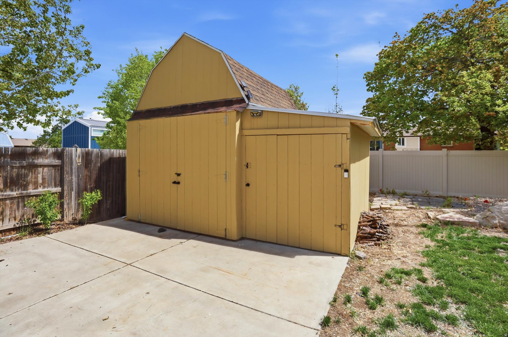 MEDALLION COVE - Residential