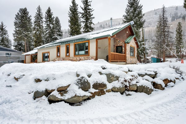 6272 S MOOSE RUN LN, SALT LAKE CITY, UT 84121 - Image c0b00a0046f004cd4c409889fbc167a8/3240202665