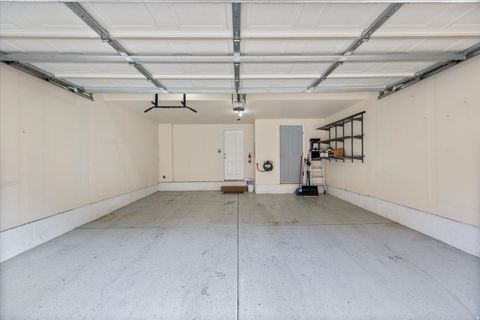 Tiny photo for 907 N FARMINGTON CROSSING Xing W, Farmington, UT 84025 (MLS # 2139491)