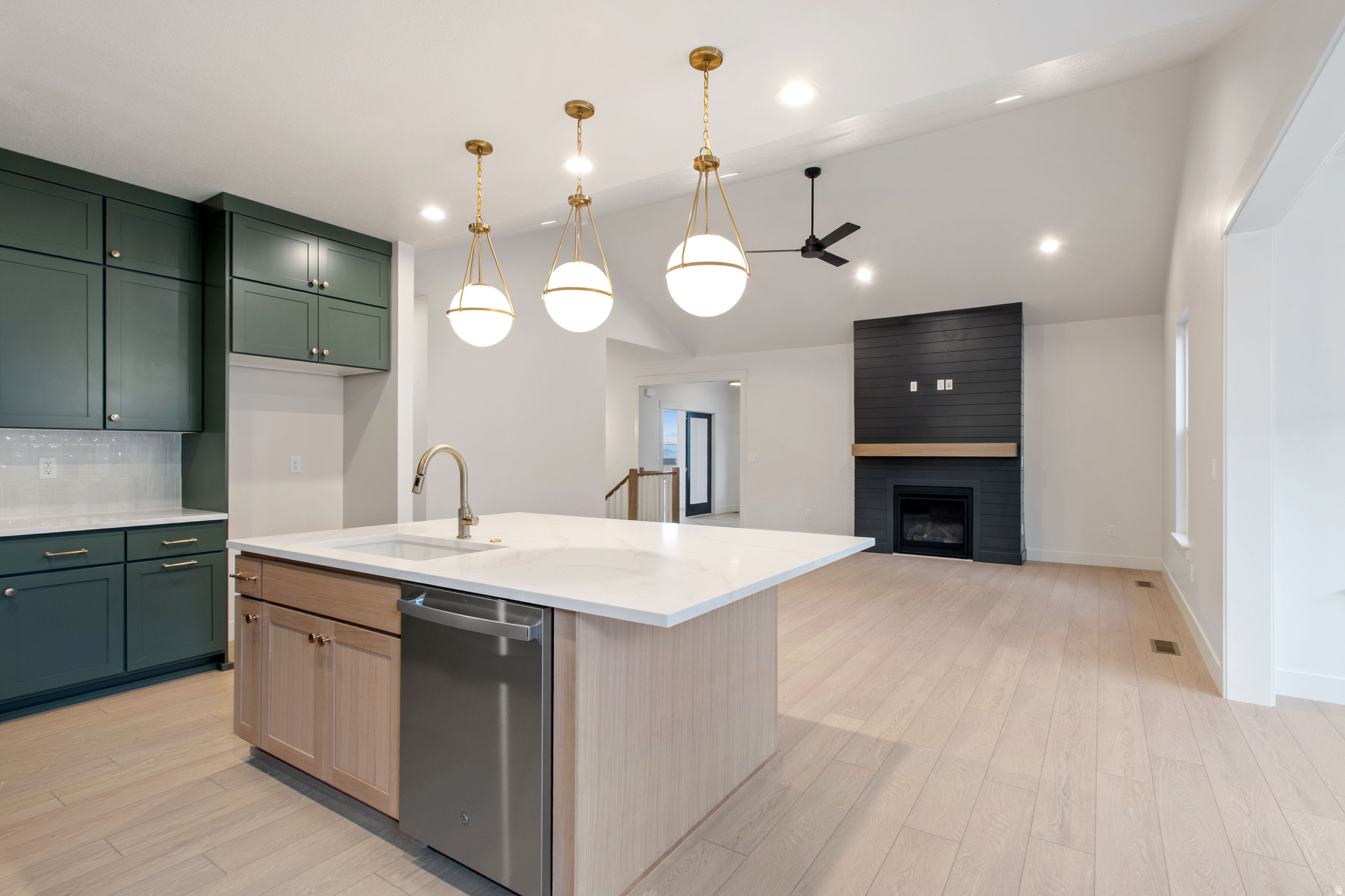 DAYBREAK - Residential