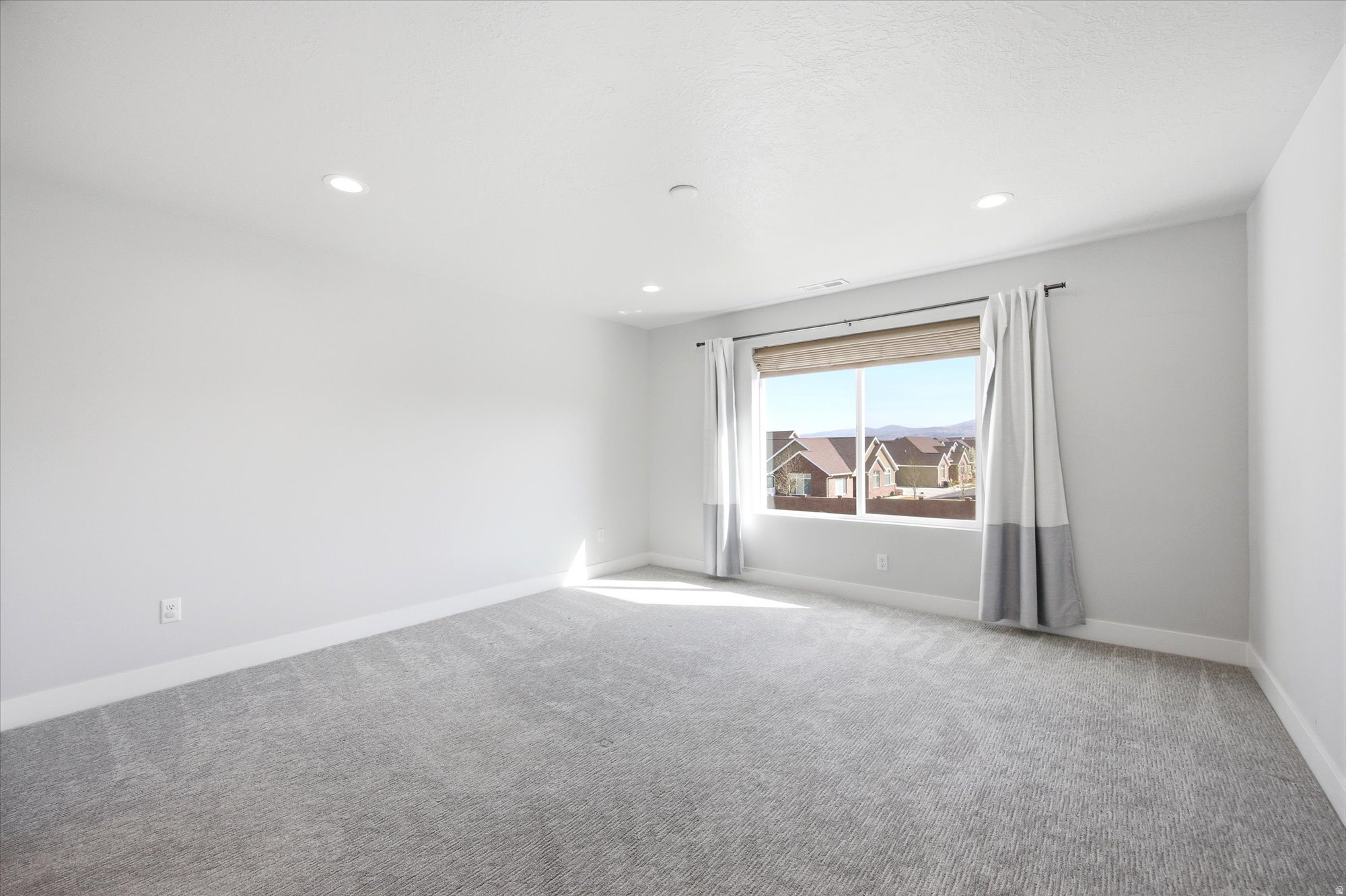 AUTUMN SKY - Residential