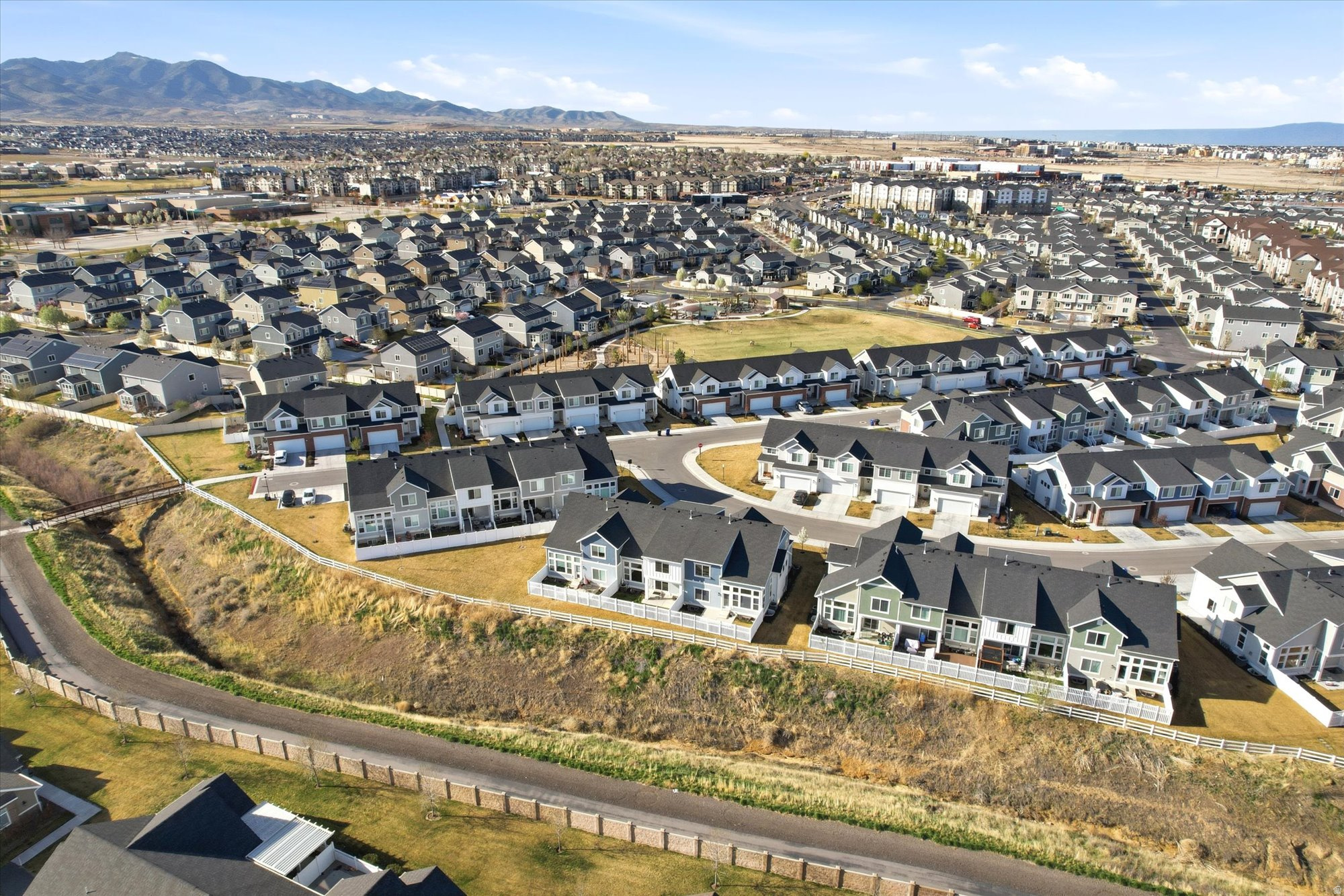 AUTUMN SKY - Residential
