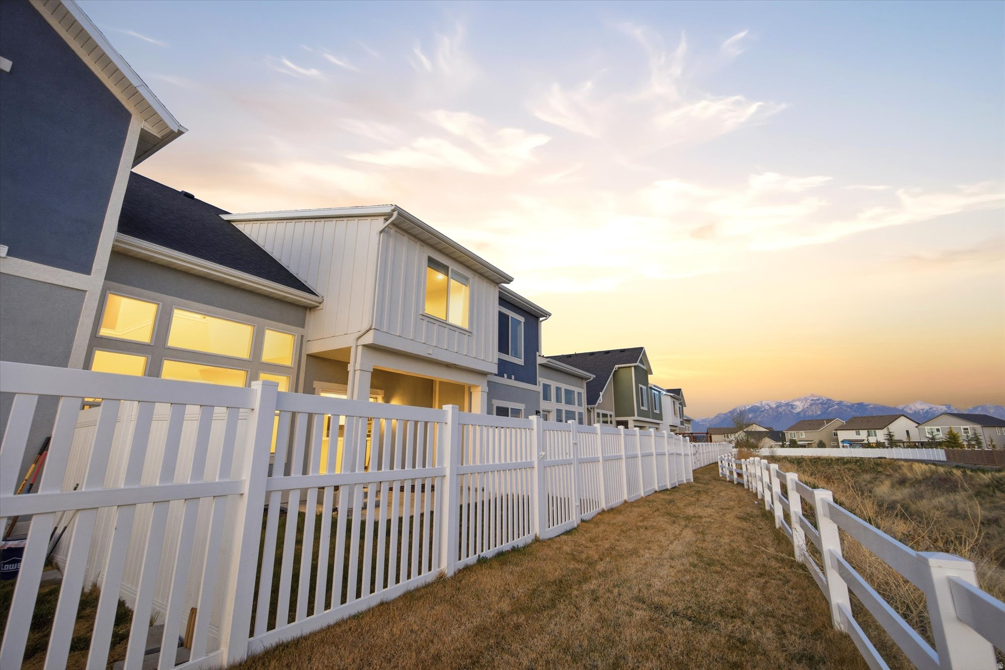 AUTUMN SKY - Residential