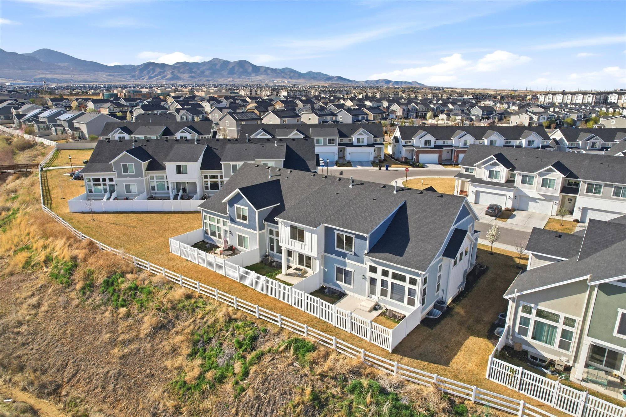 AUTUMN SKY - Residential