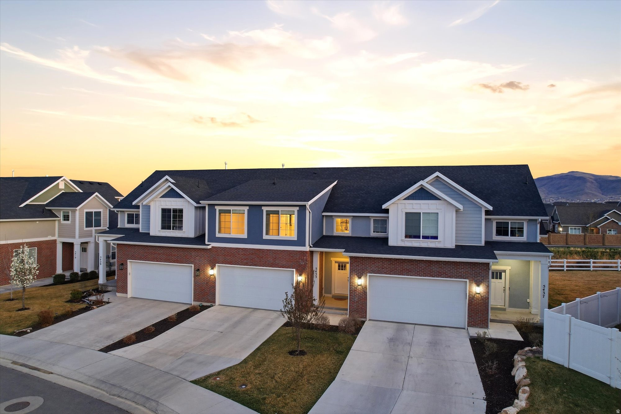 AUTUMN SKY - Residential