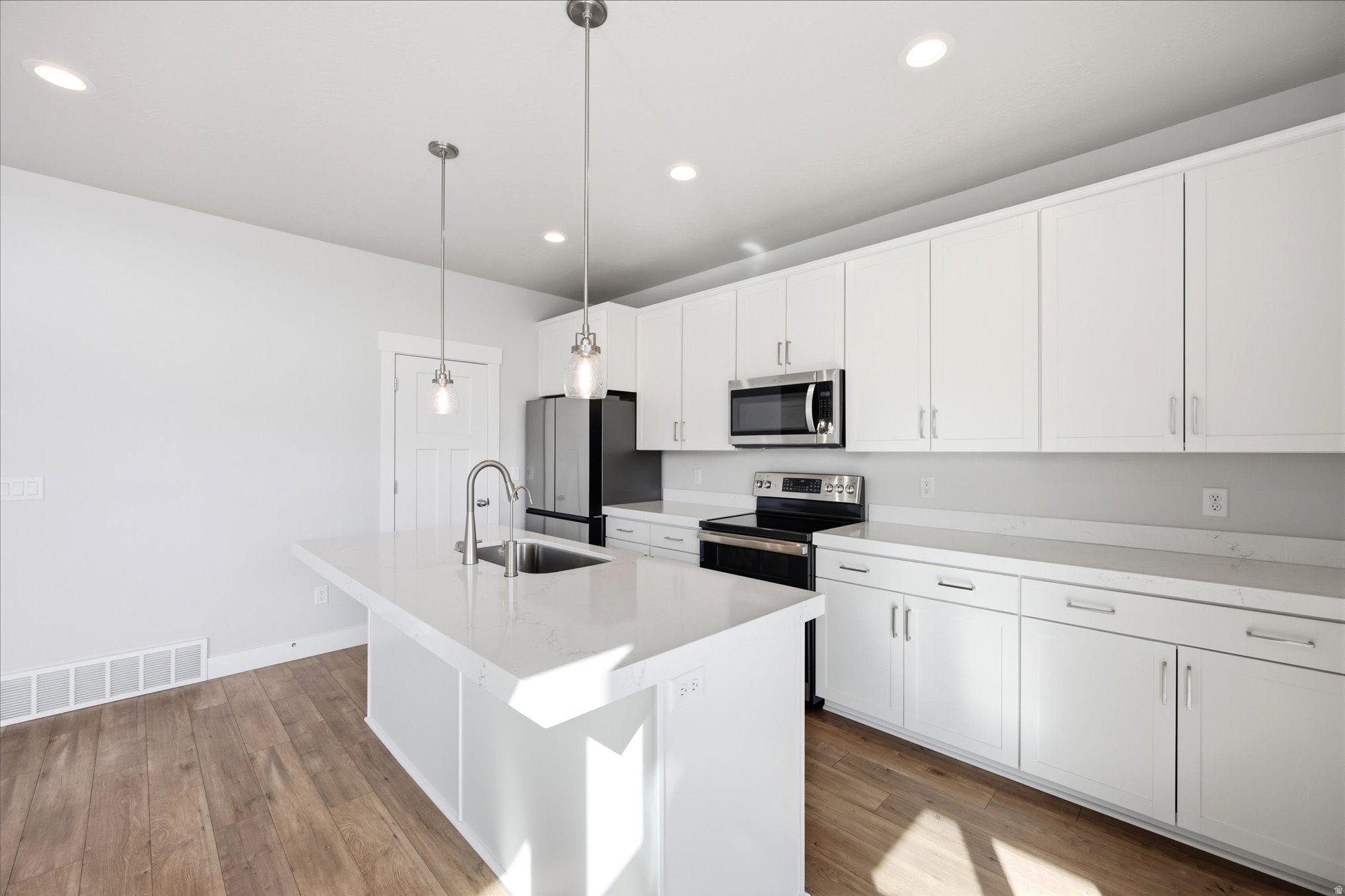 AUTUMN SKY - Residential