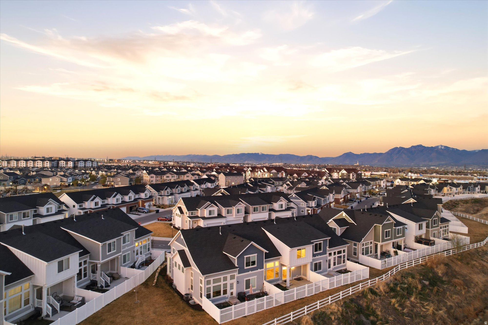 AUTUMN SKY - Residential