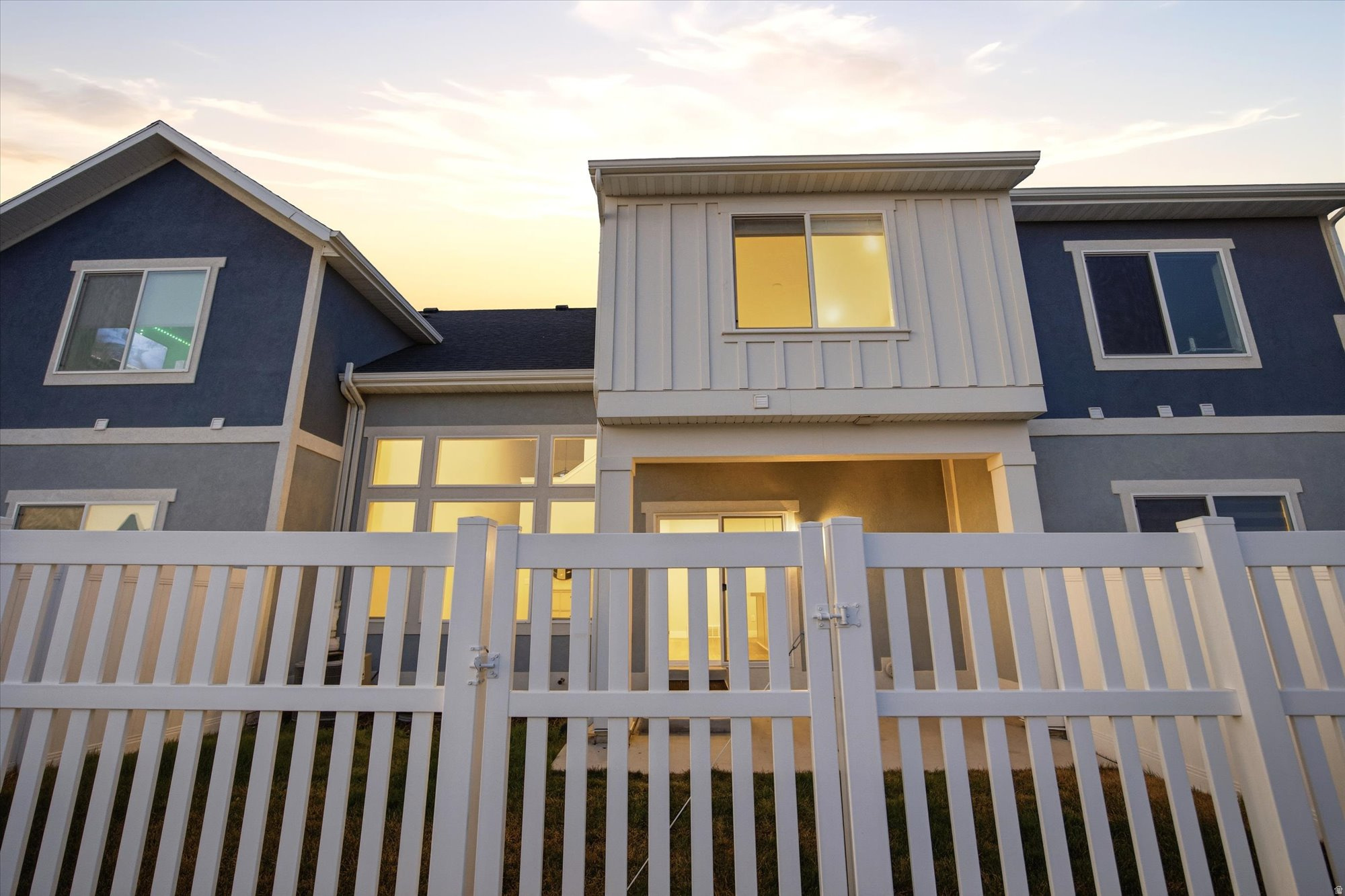 AUTUMN SKY - Residential