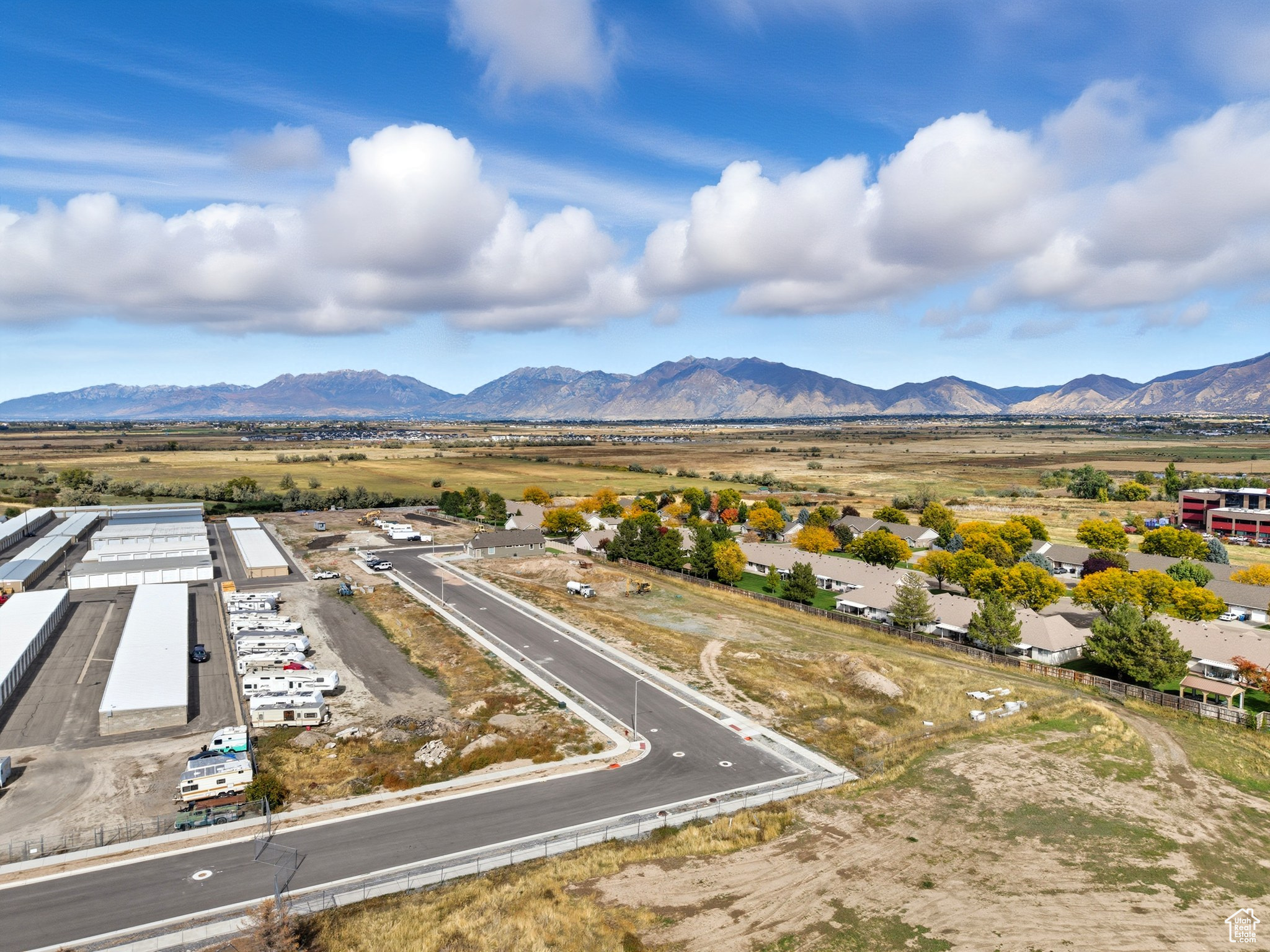 MOUNT LOAFER FLATS - Residential