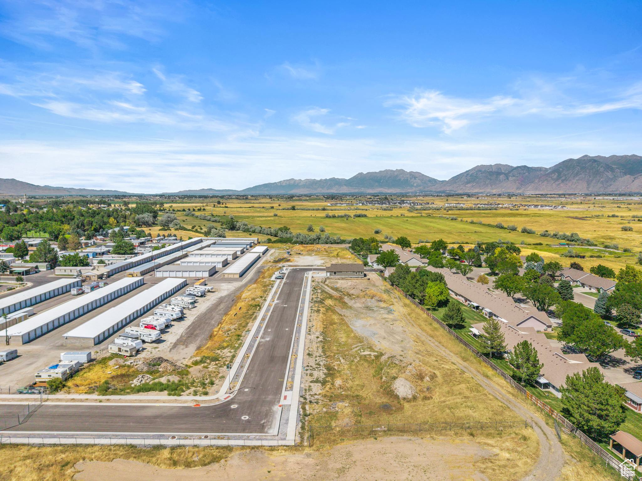 MOUNT LOAFER FLATS - Residential