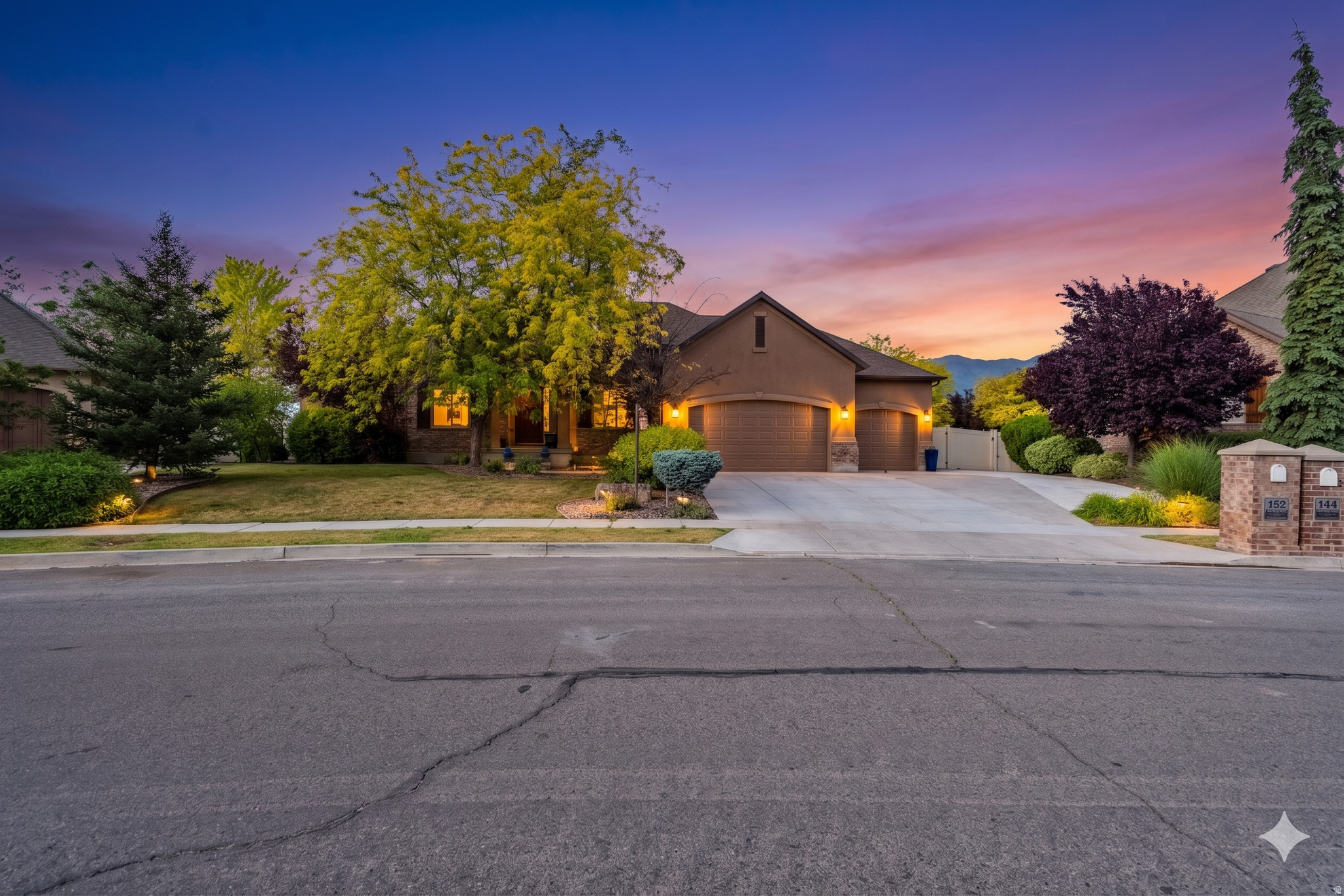 MOUNTAIN VISTAS - Residential