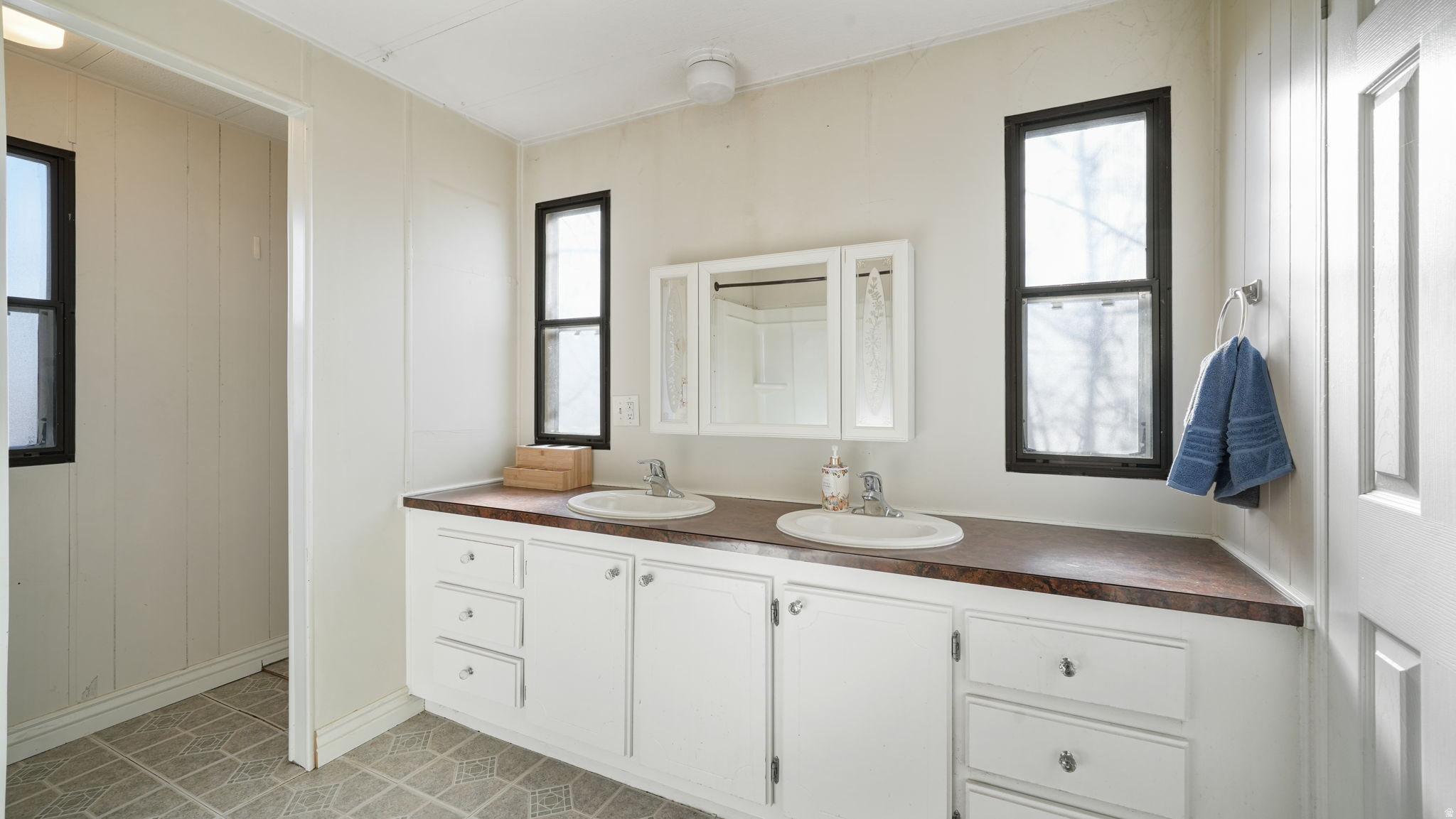 SEVEN CS - Residential