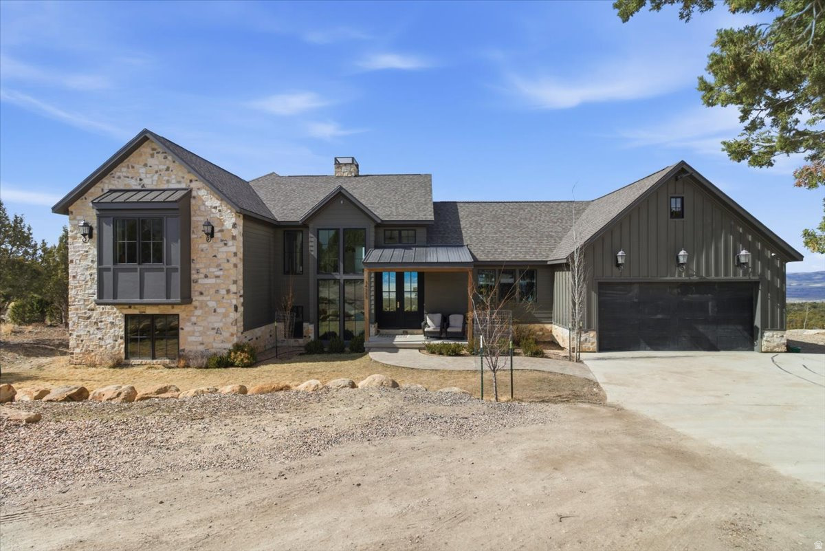 WHISPERING PINES 3 - Residential