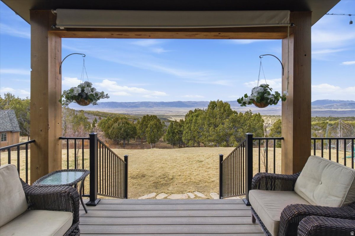 WHISPERING PINES 3 - Residential