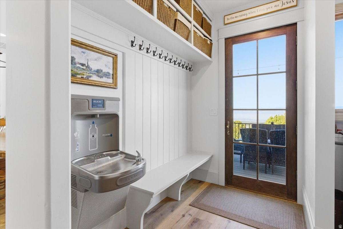 WHISPERING PINES 3 - Residential