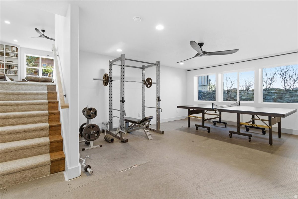 WHISPERING PINES 3 - Residential