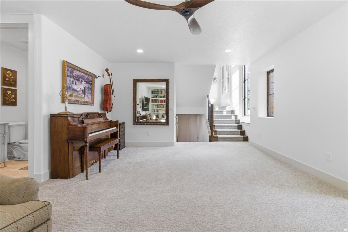 WHISPERING PINES 3 - Residential