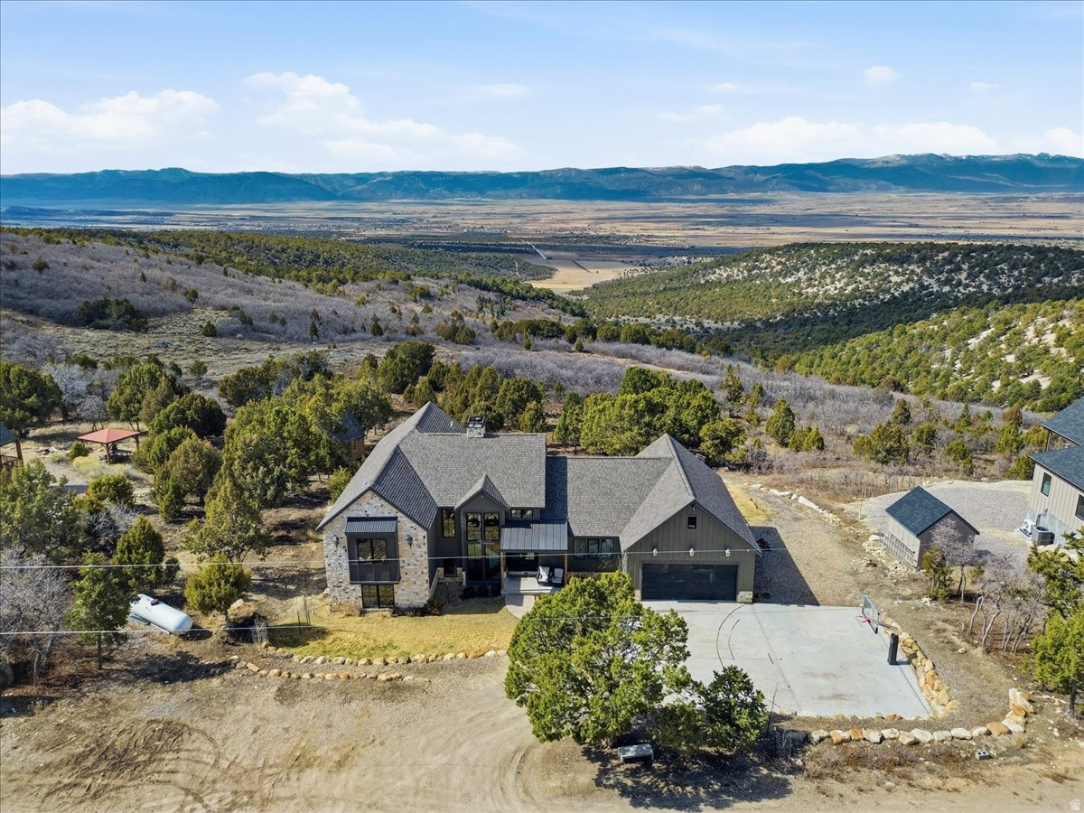 WHISPERING PINES 3 - Residential