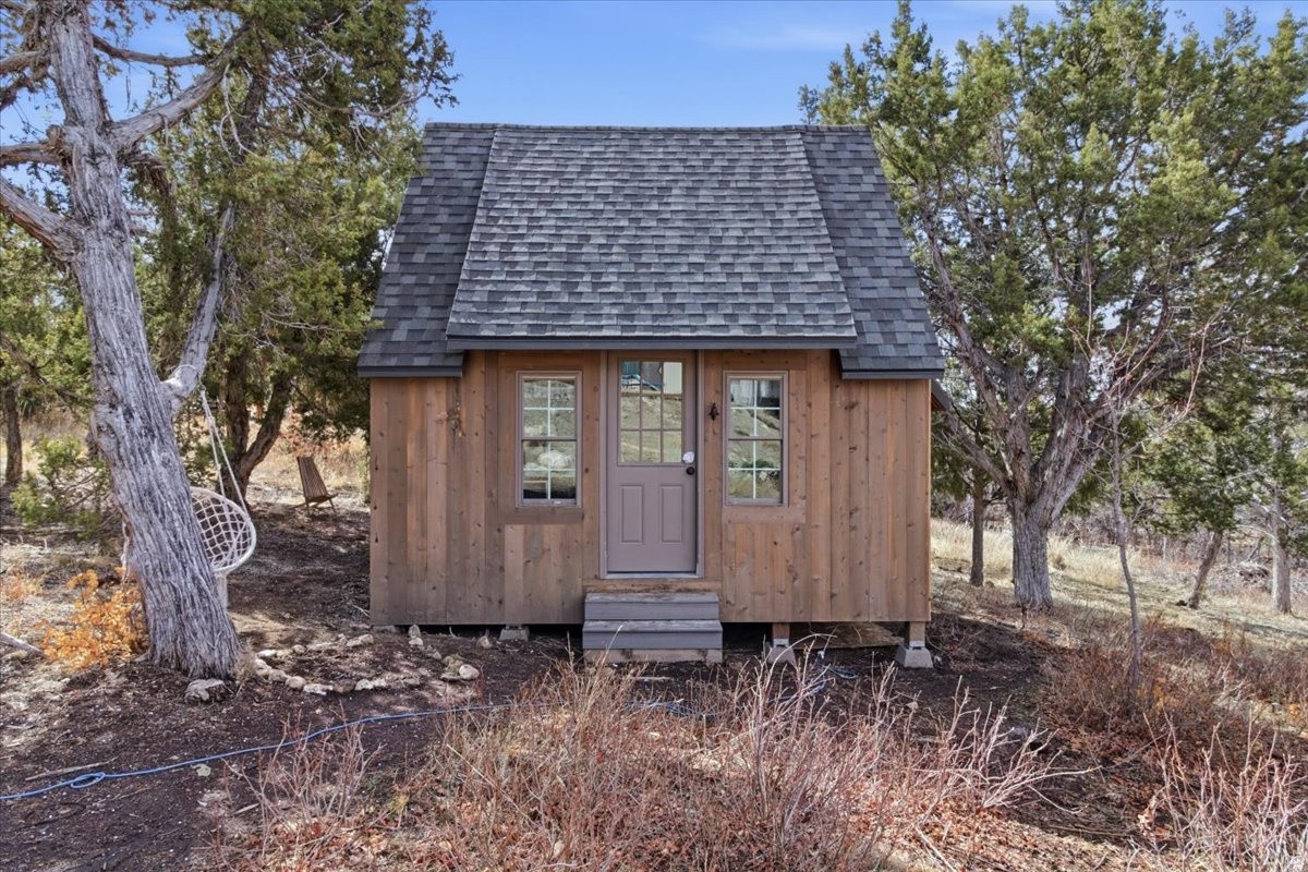 WHISPERING PINES 3 - Residential