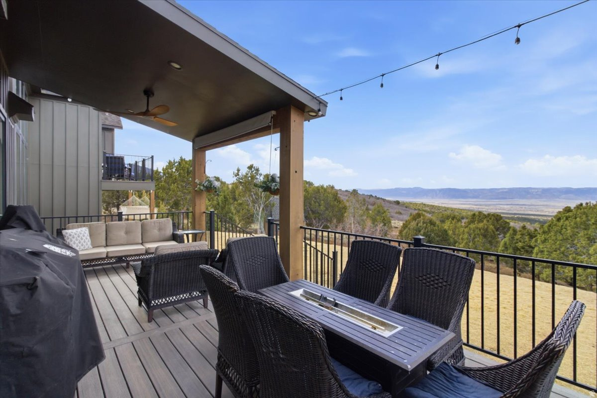 WHISPERING PINES 3 - Residential