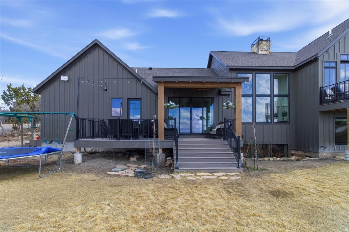 WHISPERING PINES 3 - Residential