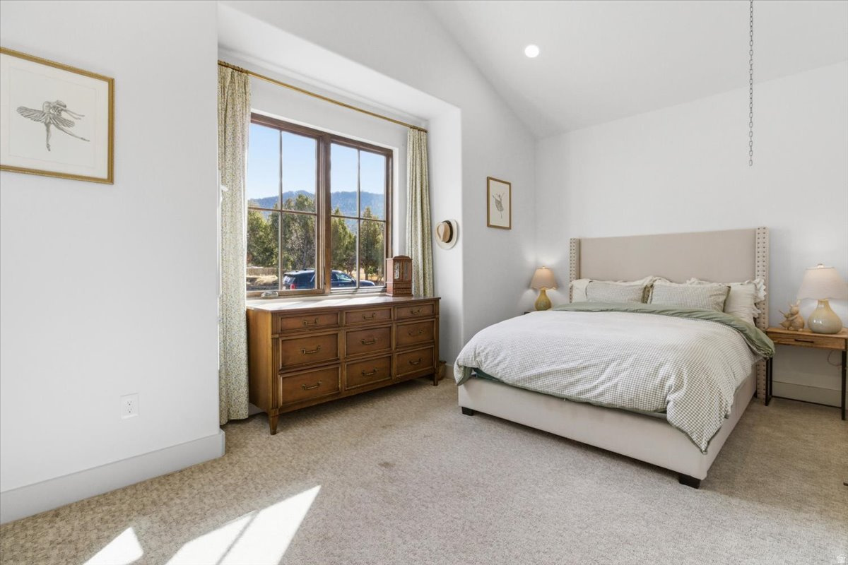 WHISPERING PINES 3 - Residential