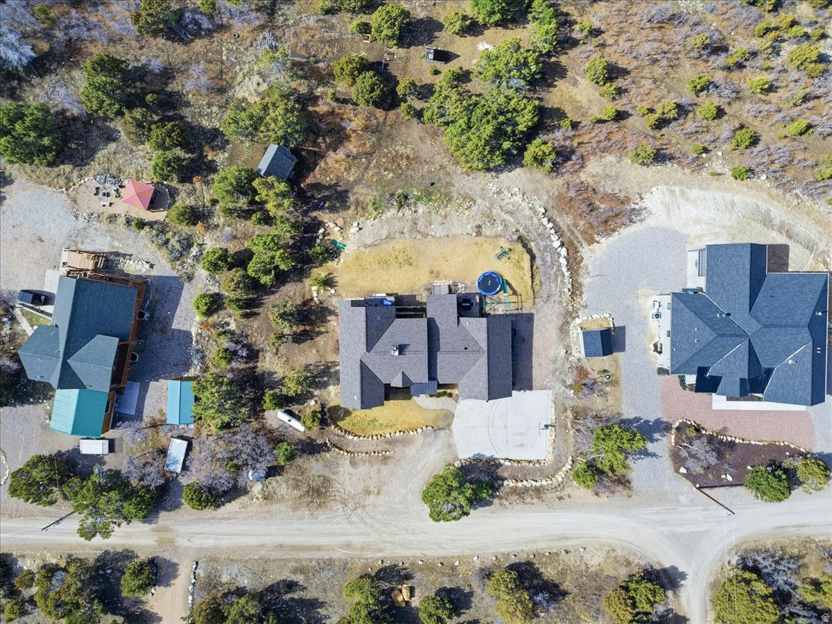 WHISPERING PINES 3 - Residential