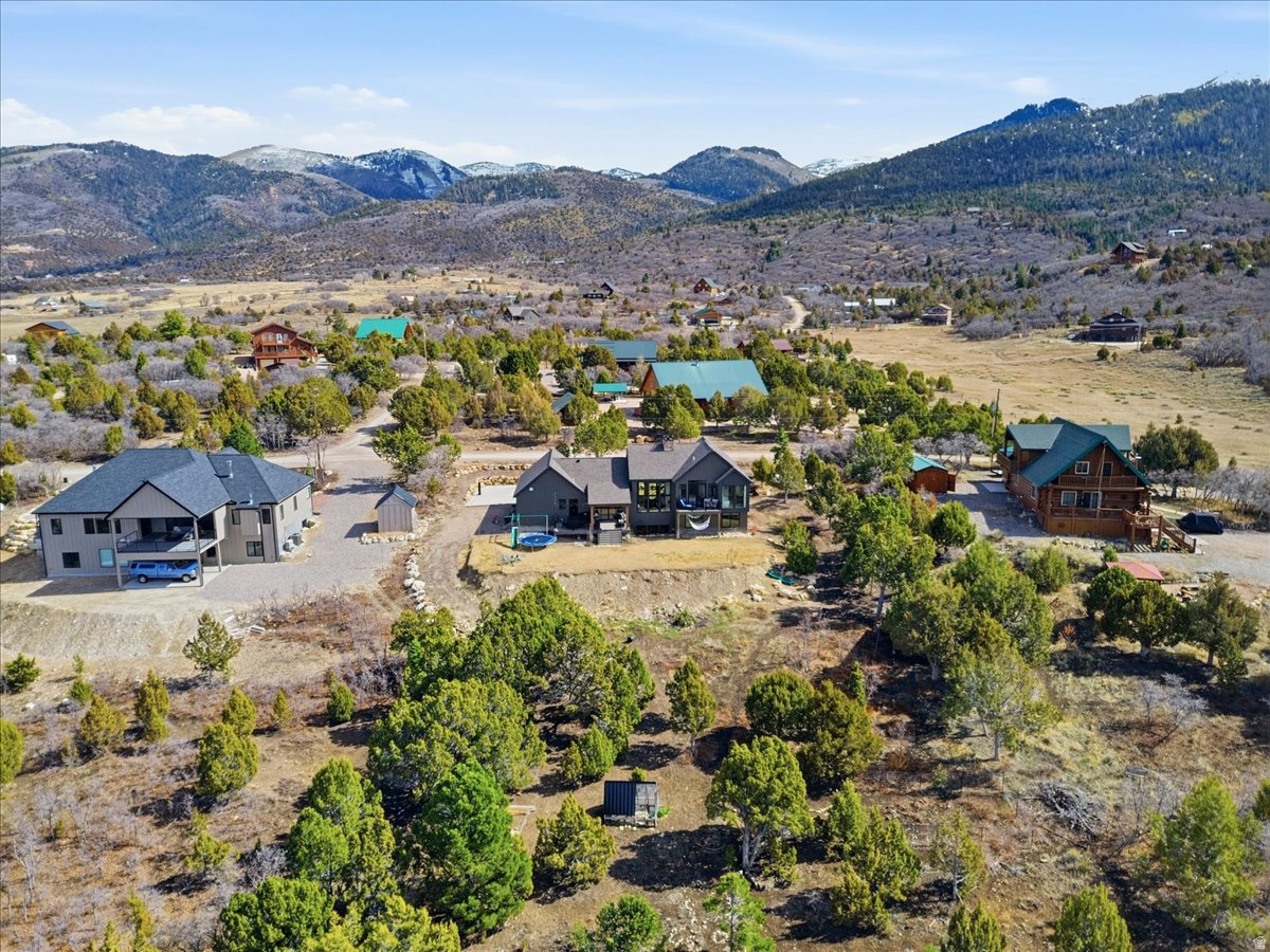 WHISPERING PINES 3 - Residential