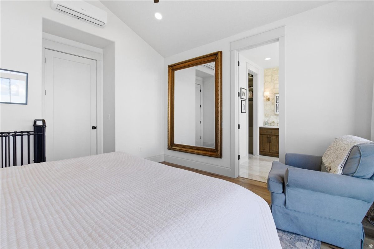 WHISPERING PINES 3 - Residential