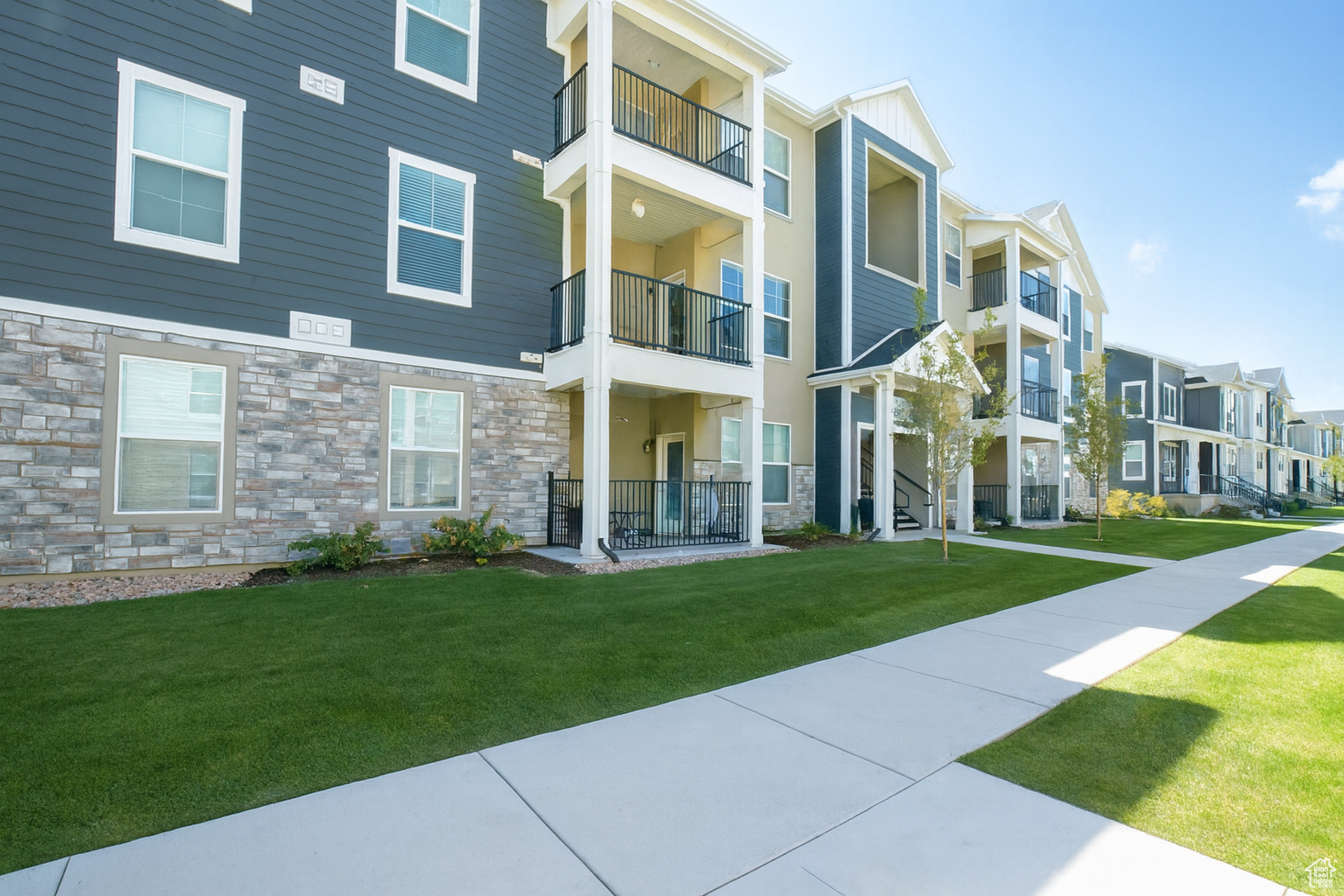 GARDNER POINT - Residential
