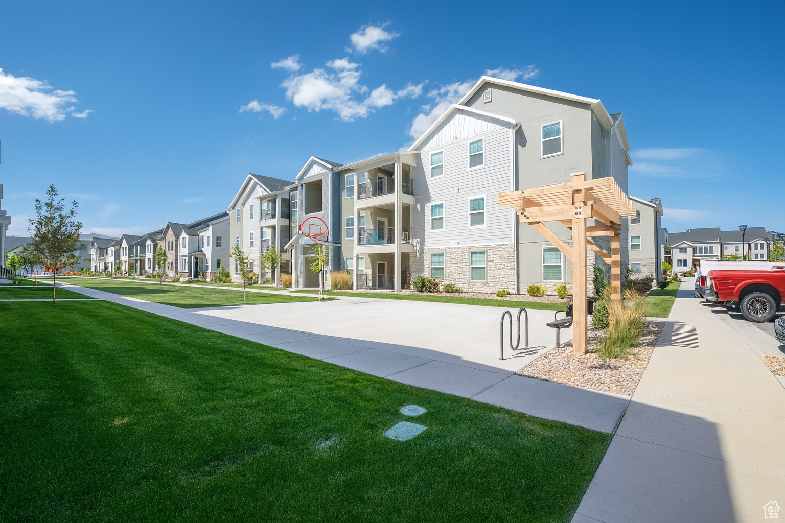 GARDNER POINT - Residential