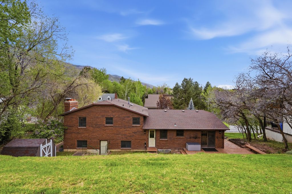 Photo of 2555 E 2050 N, Layton, UT 84040 (MLS # 2152887)