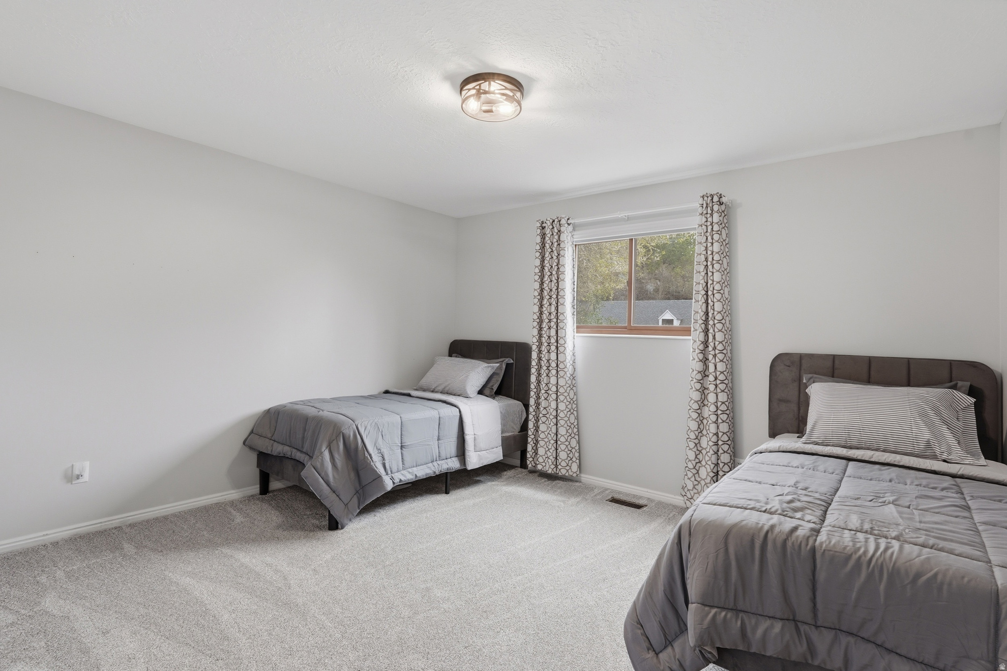 DIMOND OAKS - Residential