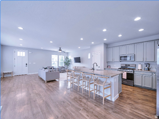 DAYBREAK - Residential