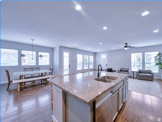 DAYBREAK - Residential