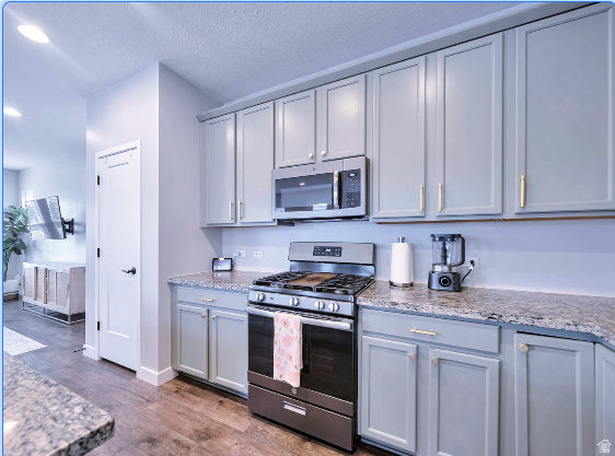 DAYBREAK - Residential