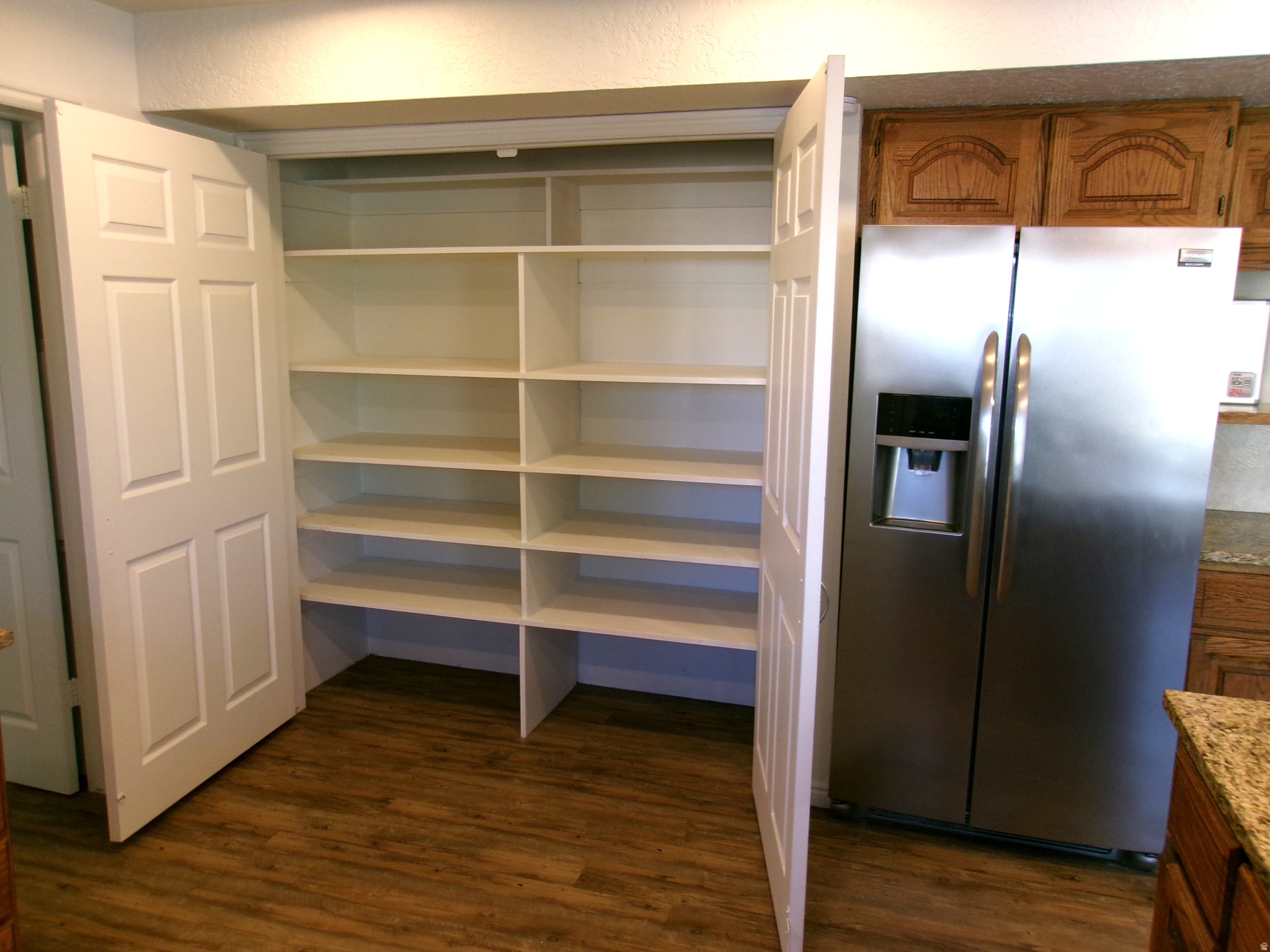 COUNTRY MEADOWS - Residential