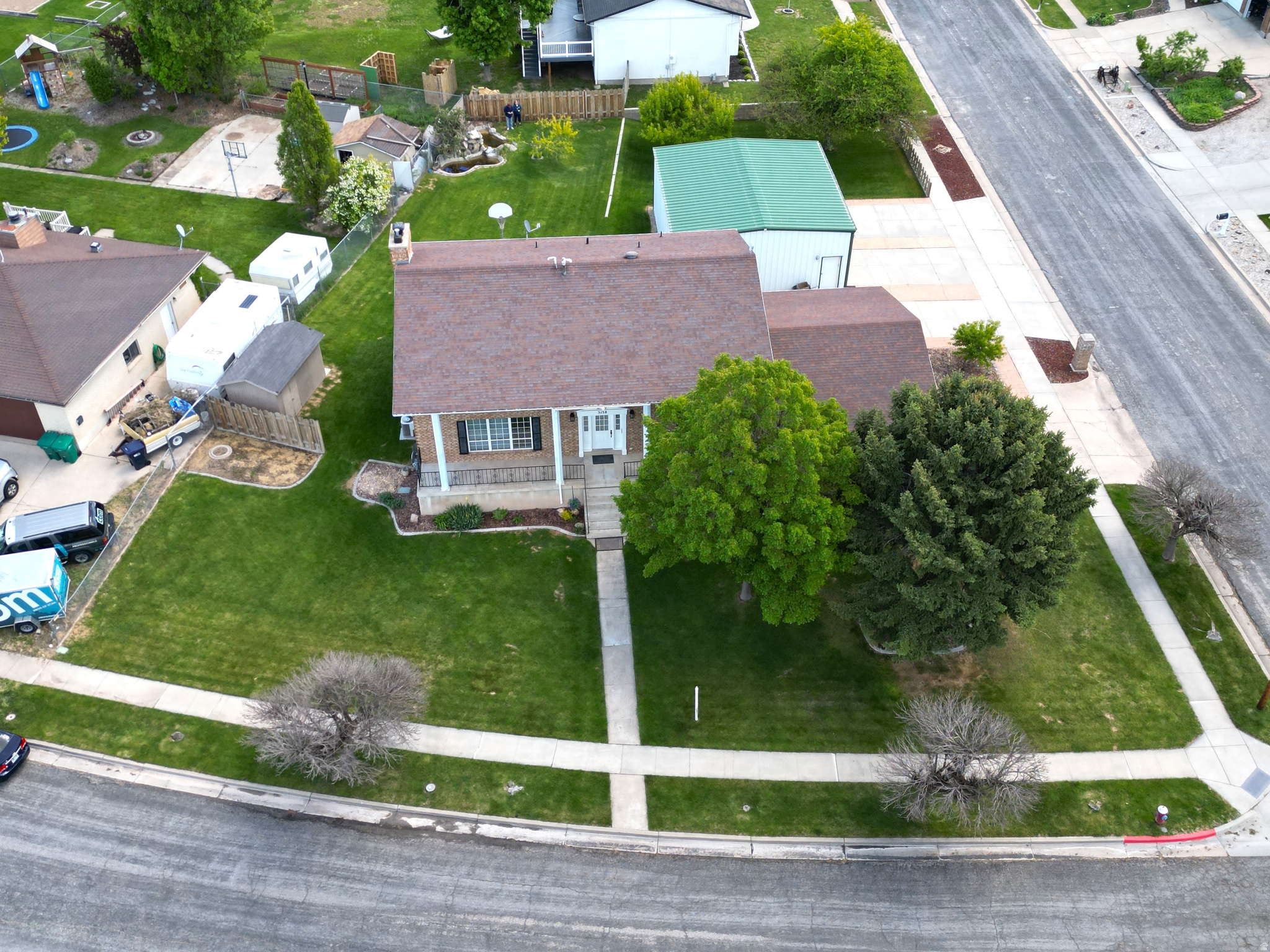 COUNTRY MEADOWS - Residential