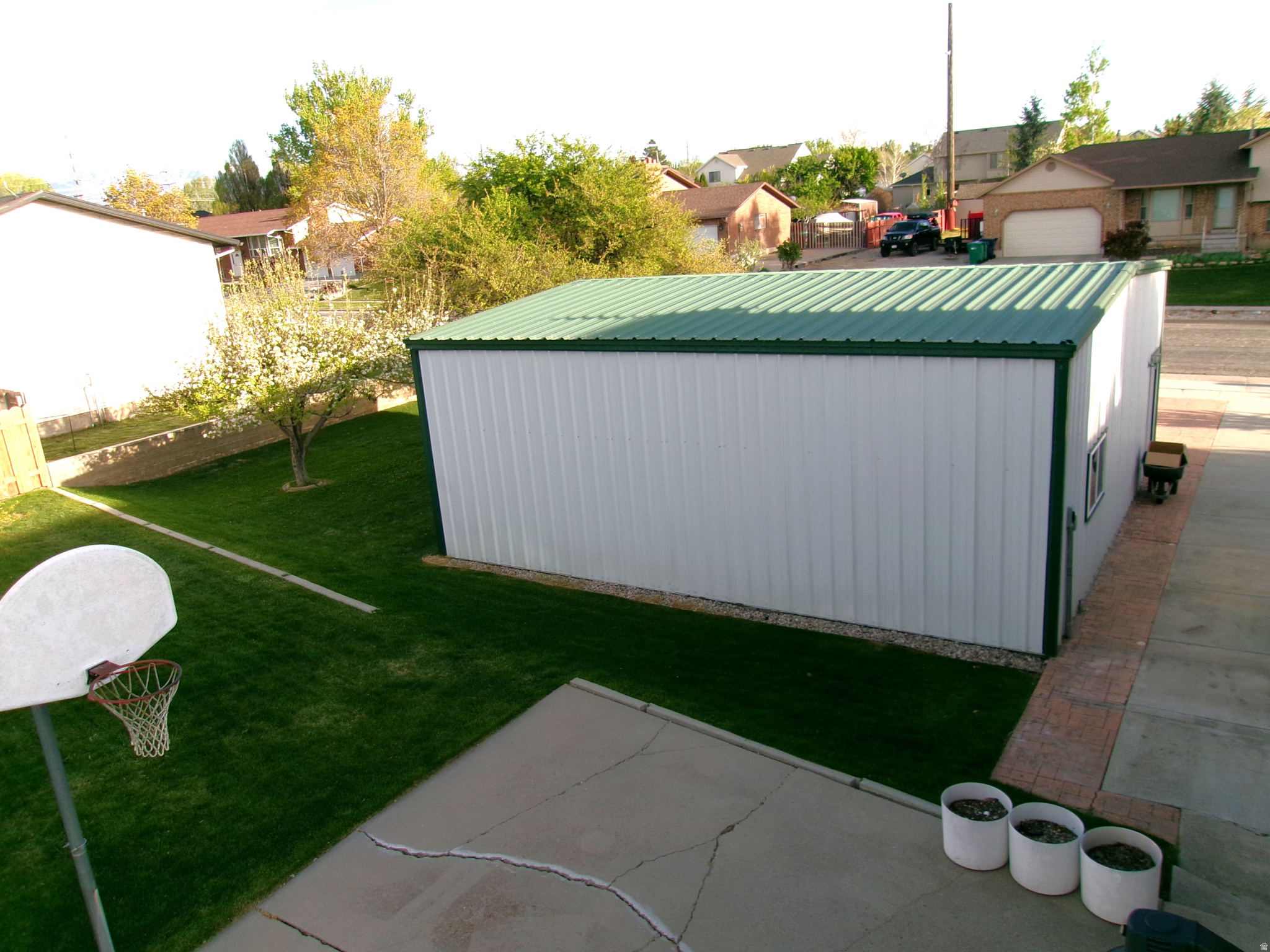 COUNTRY MEADOWS - Residential