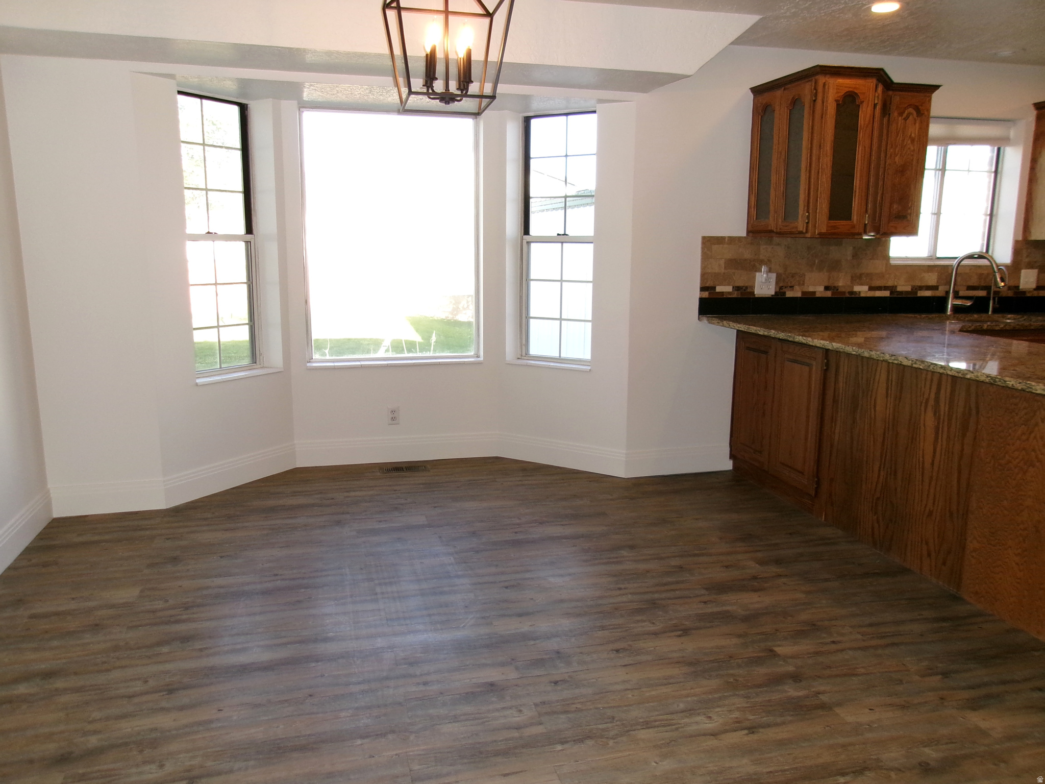 COUNTRY MEADOWS - Residential