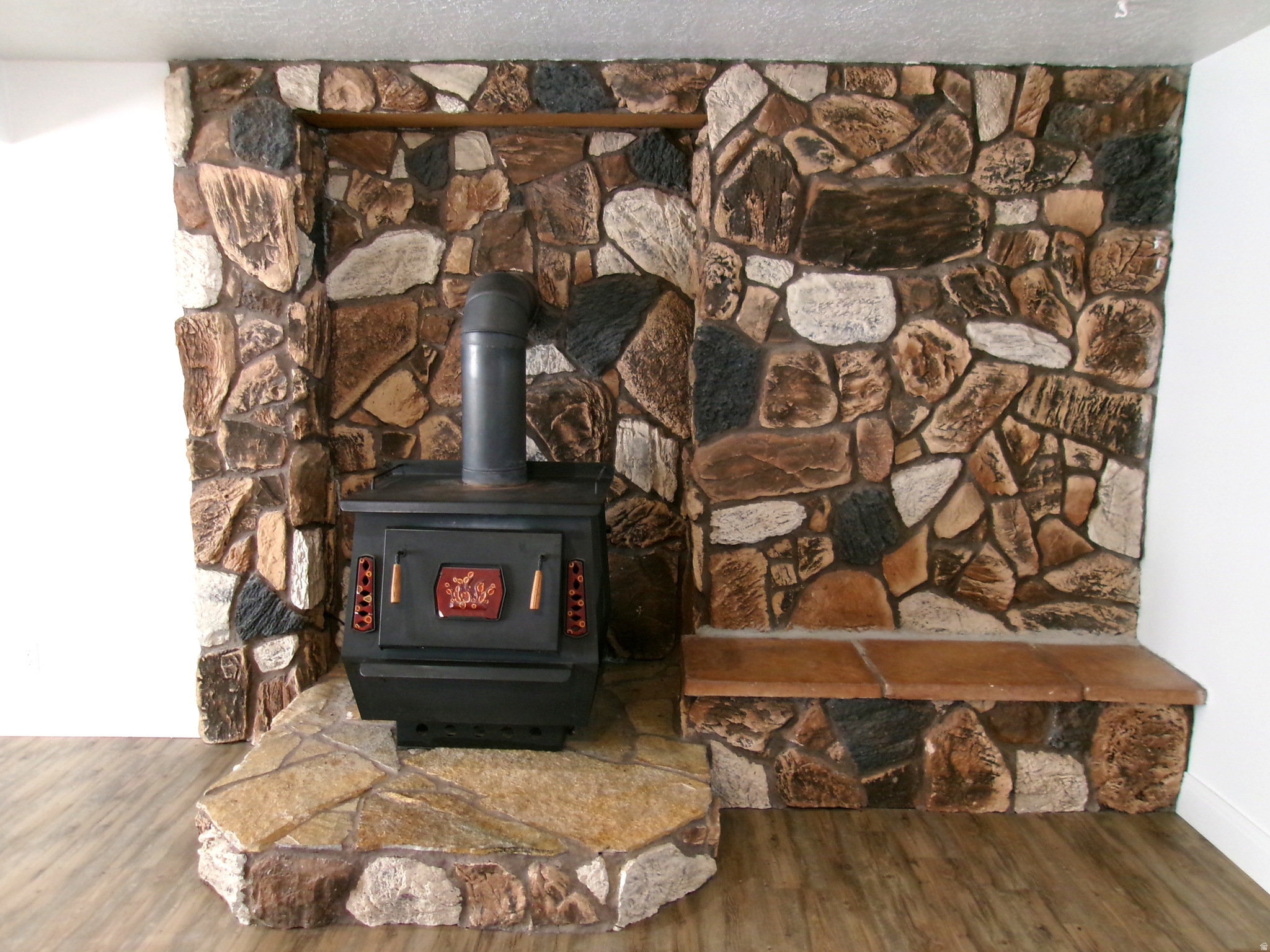 COUNTRY MEADOWS - Residential