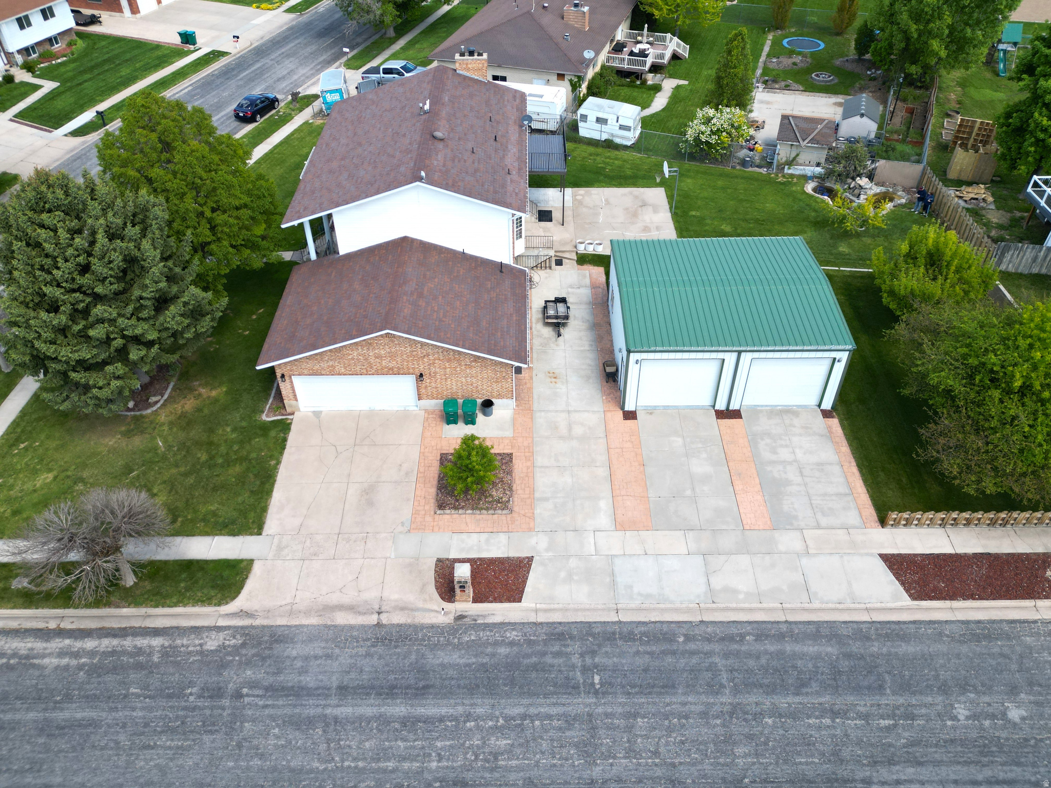 COUNTRY MEADOWS - Residential