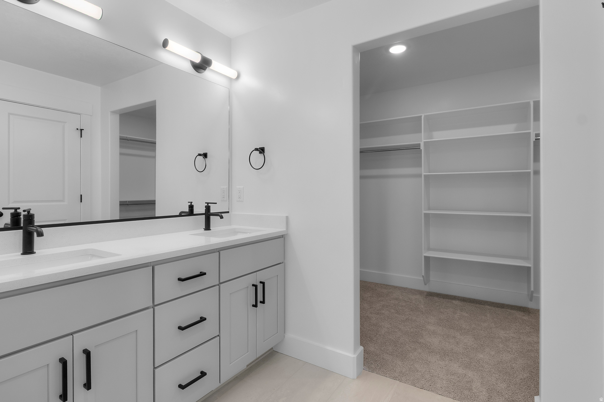 RIVERGATE - Residential