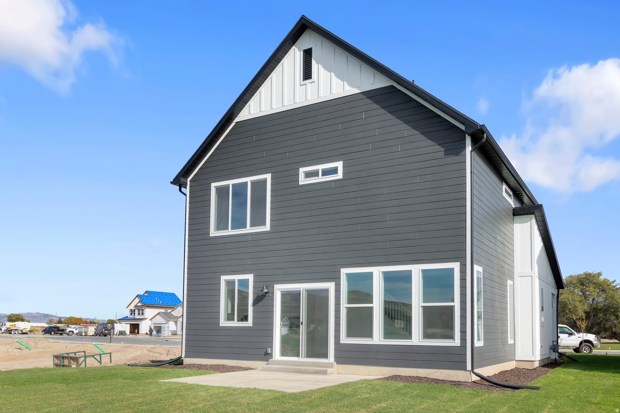 RIVERGATE - Residential