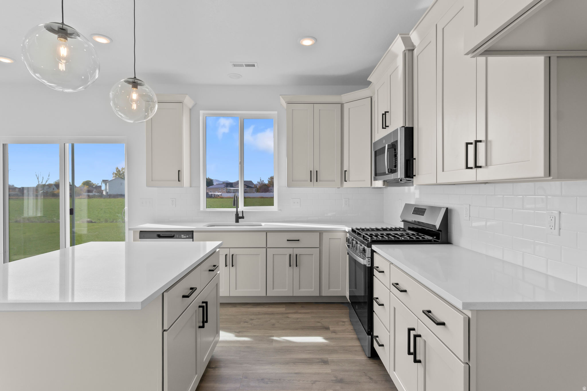 RIVERGATE - Residential