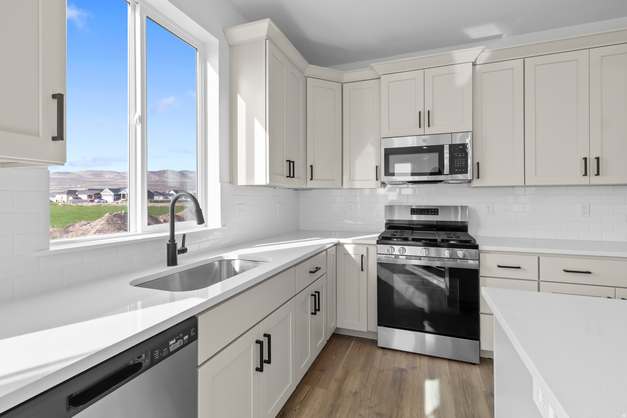 RIVERGATE - Residential